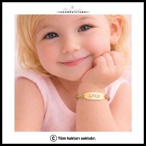 Kişiye Özel İsim ve Tarihli Çiçekli Çocuk Bilekliği – Altın Kaplama Renkli Bebek Künyesi