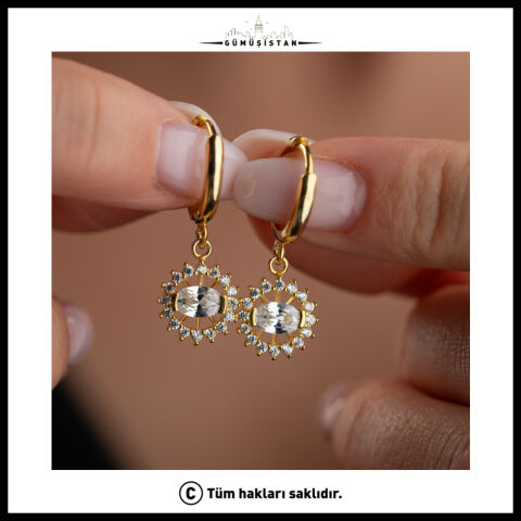 925 Ayar Gümüş Oval Tektaş Çevresi Taşlı Sallantılı Halka Kadın Küpe