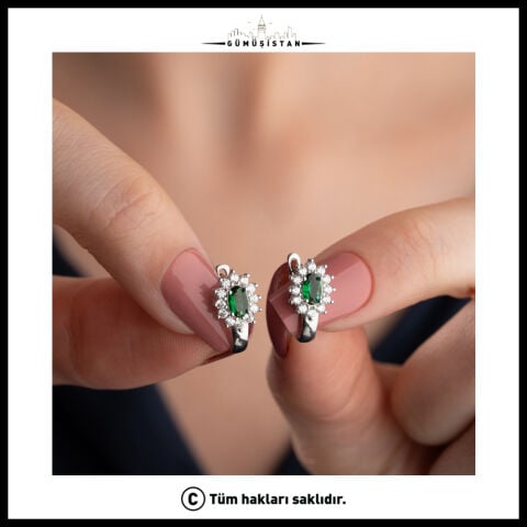 925 Ayar Gümüş Yeşil Taşlı Çiçek Model Kadın Küpe