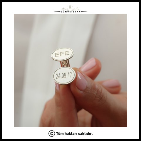 Kişiye Özel İsim ve Tarih Yazılı Oval Kol Düğmesi – Kazımalı Gümüş Renk Erkek Kol Düğmesi