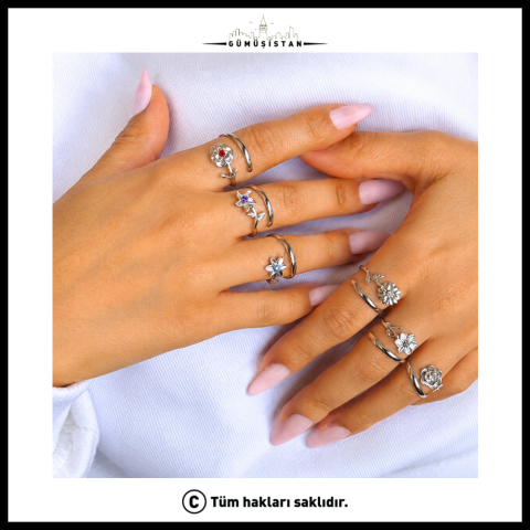 925 Ayar Gümüş Aralık Ayı Mabi Topaz & Çobanpüskülü Doğum Çiçeği Yüzüğü