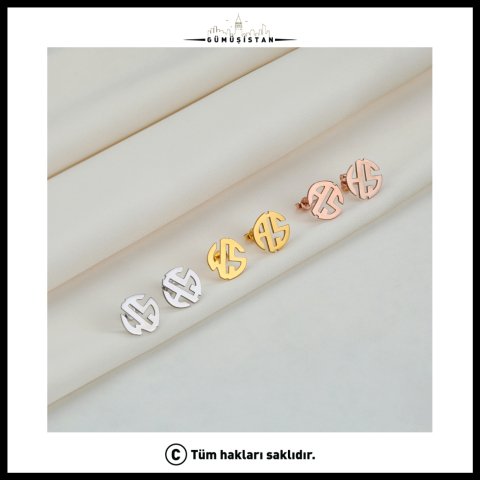 Kişiye Özel Monogram Harf Küpe – İki Baş Harfli Yuvarlak Tasarım Küpe