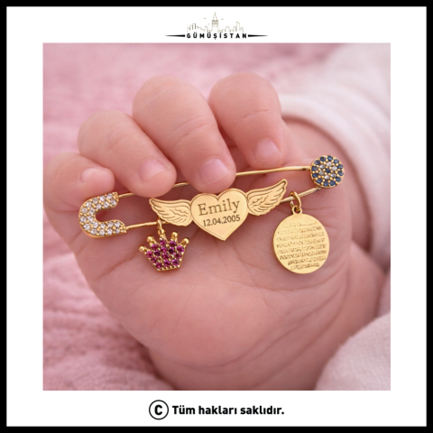 Kişiye Özel Ayetel Kürsili Kanatlı Kalp Bebek Nazar İğnesi – İsim ve Tarih Yazılı Taşlı Taçlı Bebek İğnesi