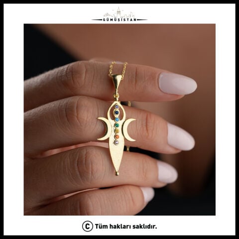 925 Ayar Gümüş Üçlü Ay Tanrıça Kolye – Yedi Renkli Taş Detaylı