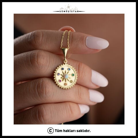 925 Ayar Gümüş Güneş Madalyon Kolye – Renkli Taş Detaylı
