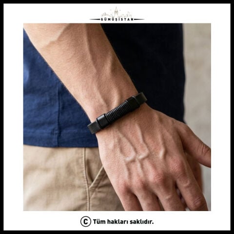 Siyah Deri Erkek Bileklik – Çelik Halat Detaylı Mıknatıslı Minimal Tasarım
