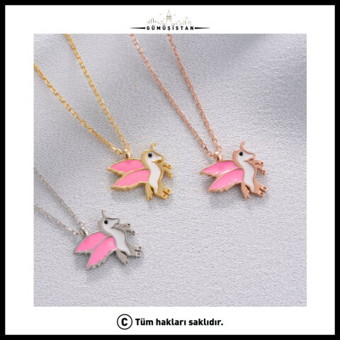 Pembe Kanatlı Unicorn Kolye – Renkli Mineli Sevimli At Kolyesi – Kadın ve Kız Çocuk Hediyesi