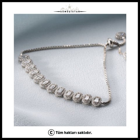 Baget Taşlı Asansörlü Gümüş Bileklik – Işıltılı Ayarlanabilir Kadın Bilekliği