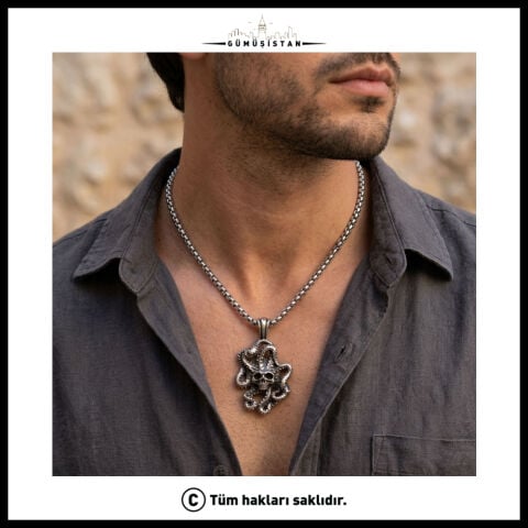 Ahtapot ve Kuru Kafa Figürlü Çelik Erkek Kolye – Denizci Korsan Temalı Gotik Kolye