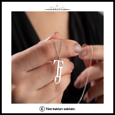 Kişiye Özel İki Harfli Monogram Kolye – Çift Baş Harf Tasarımlı Kişiselleştirilebilir Kolye