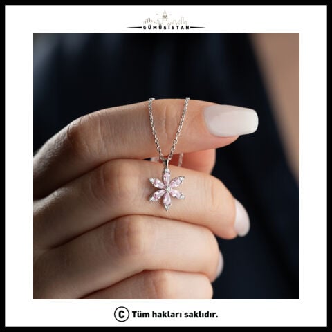 925 Ayar Gümüş Minik Pembe Lotus Kolye – Zarif Pembe Taşlı Lotus Çiçeği Kadın Kolyesi