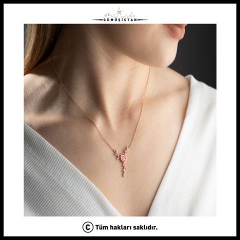 Gül Figürlü Zirkon Taşlı Dal Kolye – 925 Ayar Gümüş Rose Kolye