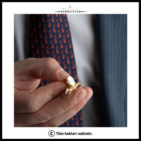 14 Ayar Altın Kaplama Ahşap Kutulu Atatürk İmzalı Özel Tasarım Broş