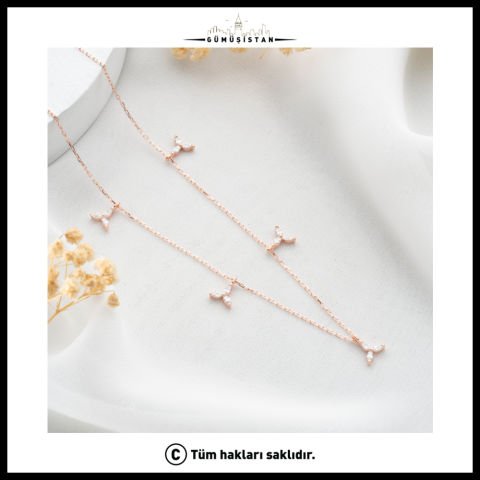 925 Ayar Gümüş Beyaz Taşlı Üç Yapraklı Kolye