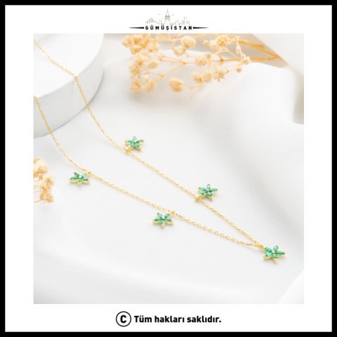 925 Ayar Gümüş Zirkon Taşlı Çiçek Kolye