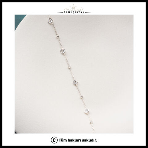 925 Ayar Gümüş Beyaz Zirkon Taşlı Minimal Top Detaylı Kadın Bileklik