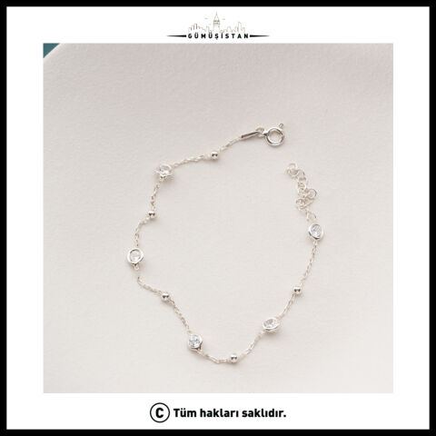 925 Ayar Gümüş Beyaz Zirkon Taşlı Minimal Top Detaylı Kadın Bileklik