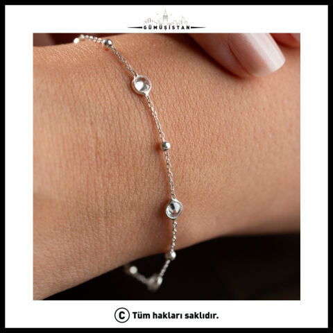 925 Ayar Gümüş Beyaz Zirkon Taşlı Minimal Top Detaylı Kadın Bileklik