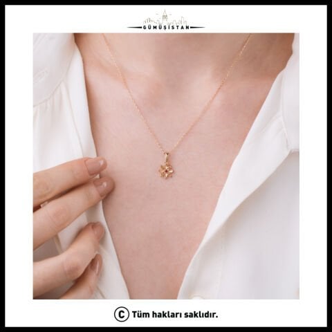 925 Ayar Gümüş Larkspur Çiçeği Temmuz Ayı Minimal Doğum Taşı Kolyesi