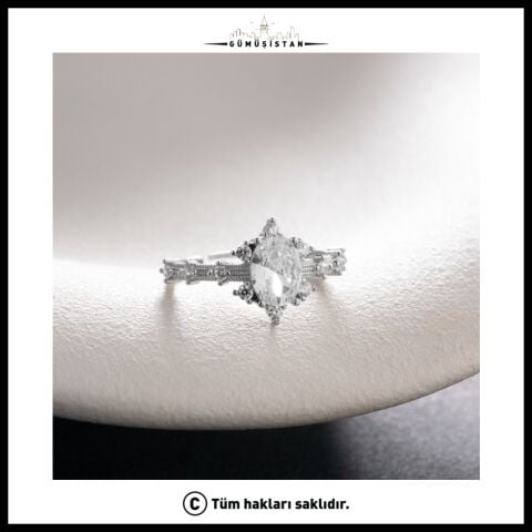 925 Ayar Gümüş Oval Zirkon Taşlı Ayarlanabilir Tektaş Kadın Yüzük