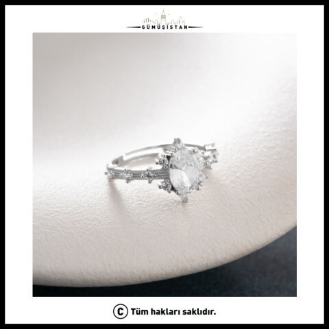 925 Ayar Gümüş Oval Zirkon Taşlı Ayarlanabilir Tektaş Kadın Yüzük
