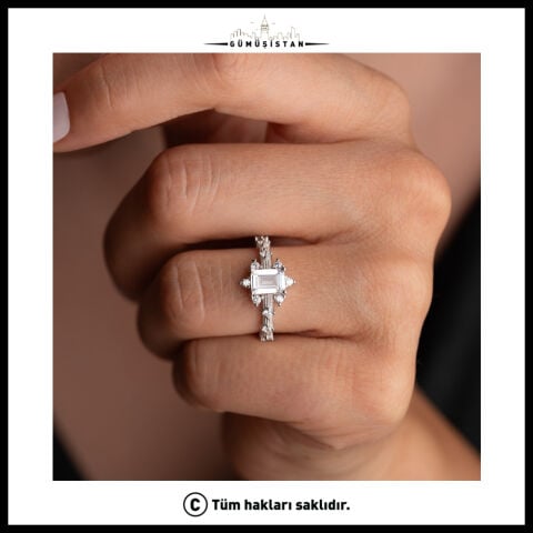 925 Ayar Gümüş Baget Kesim Zirkon Taşlı Ayarlanabilir Kadın Yüzük
