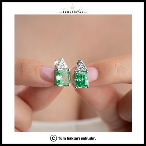 925 Ayar Gümüş Yeşil Baget Zirkon Taşlı Işıltılı Kadın Küpe
