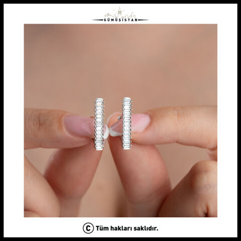 925 Ayar Gümüş Baget Zirkon Taşlı Çubuk Küpe