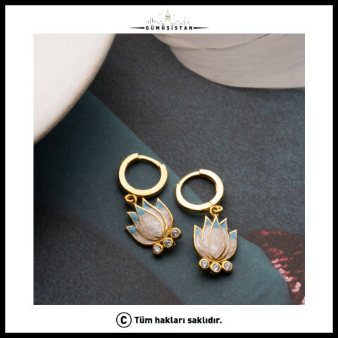 Lotus Çiçeği Sedef Detaylı Zirkon Taşlı 925 Ayar Gümüş Sallantılı Küpe