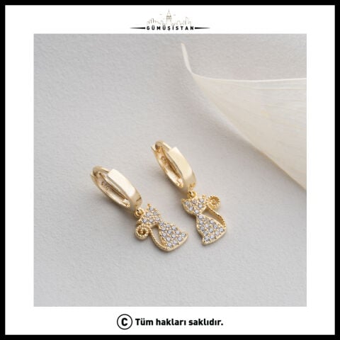 925 Ayar Gümüş Zirkon Taşlı Kedi Küpe – Sallantılı Gold Renk Kadın Küpe