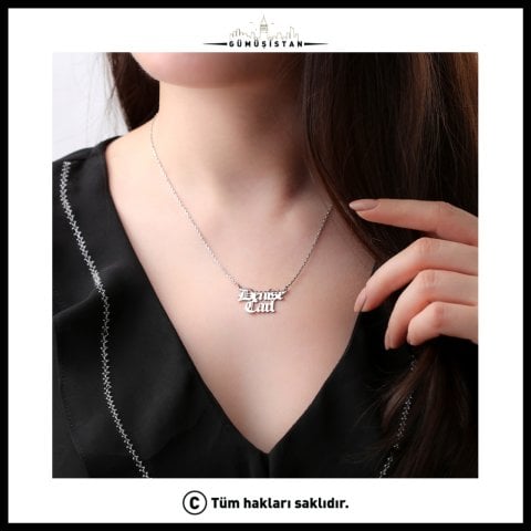 Kişiye Özel İki İsimli Kolye – Gotik Yazı Tasarımlı 925 Ayar Gümüş & Pirinç Kolye