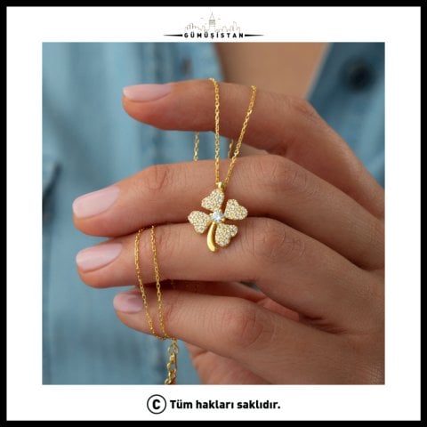 925 Ayar Gümüş Tek Taşlı Yonca Kolye