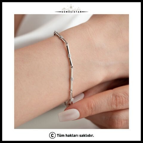 925 Ayar Gümüş Çubuklu Zirkon Taşlı Bileklik
