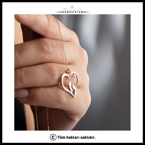 Anne Bebek Ayak İzi Kalp Kolye – Zirkon Taşlı Rose Gold Anne Çocuk Kolyesi