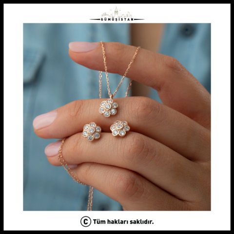 925 Ayar Gümüş Çiçek Model Zirkon Taşlı Kolye Küpe Seti