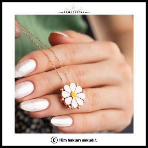 925 Ayar Gümüş Açılan Papatya Kolye