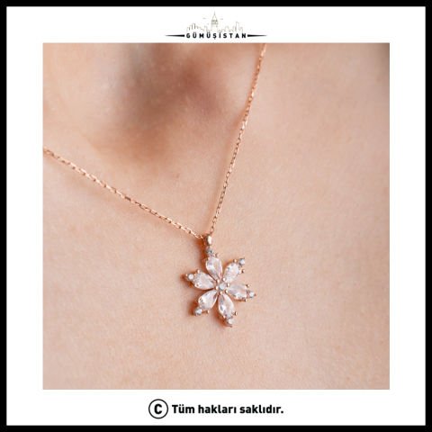 925 Ayar Gümüş Lotus Çiçeği Kolye