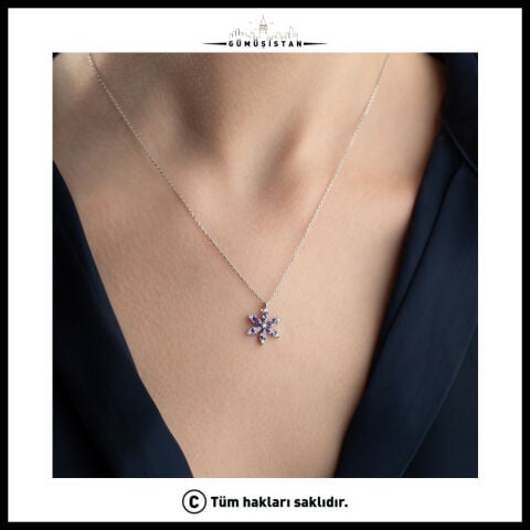 925 Ayar Gümüş Minik Mor Lotus Kolye – Zarif Mor Taşlı Lotus Çiçeği Kadın Kolyesi