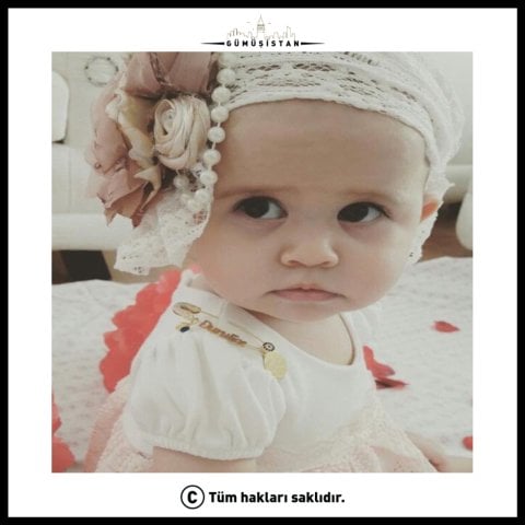 Kişiye Özel İsimli Ayetel Kürsi Bebek İğnesi – 925 Ayar Gümüş Nazar Boncuklu Bebek Nazarlığı