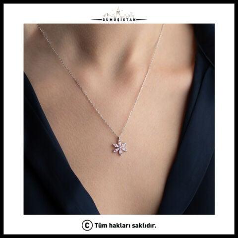925 Ayar Gümüş Minik Pembe Lotus Kolye – Zarif Pembe Taşlı Lotus Çiçeği Kadın Kolyesi