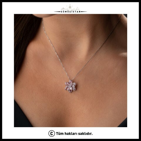 925 Ayar Gümüş Pembe Lotus Çiçek Kolye – Zarif Çiçek Figürlü Kadın Kolyesi