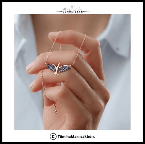 925 Ayar Gümüş Melek Kolye – Mavi Zirkon Taşlı Kanatlı Melek Kolyesi