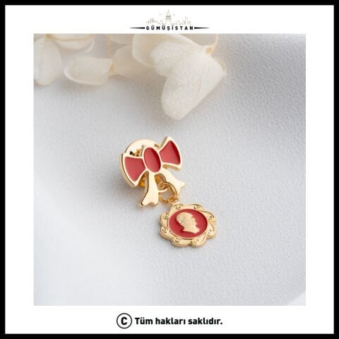 14 Ayar Altın Kaplama Ahşap Kutulu Atatürk Portresi Kurdeleli Yaka Rozeti