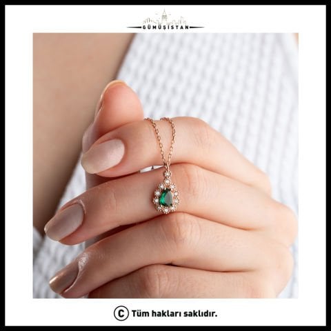 925 Ayar Gümüş Zümrüt Taşlı Kolye