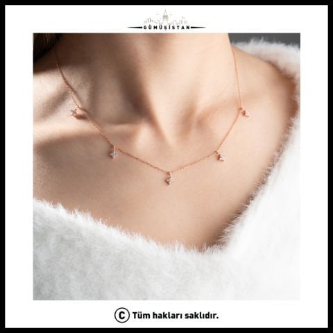 925 Ayar Gümüş Beyaz Taş Detaylı Dört Yaprak Kolye