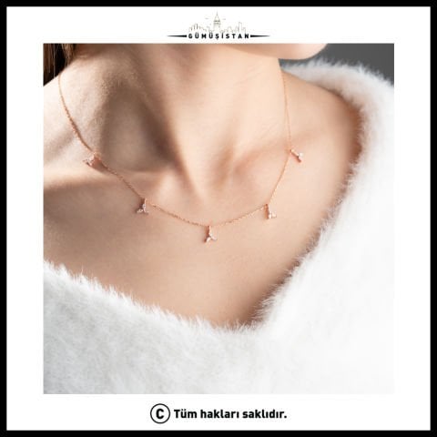 925 Ayar Gümüş Beyaz Taşlı Üç Yapraklı Kolye