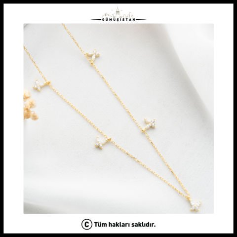 925 Ayar Gümüş Beyaz Taş Detaylı Dört Yaprak Kolye