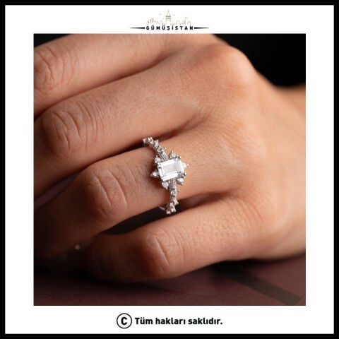 925 Ayar Gümüş Baget Kesim Zirkon Taşlı Ayarlanabilir Kadın Yüzük