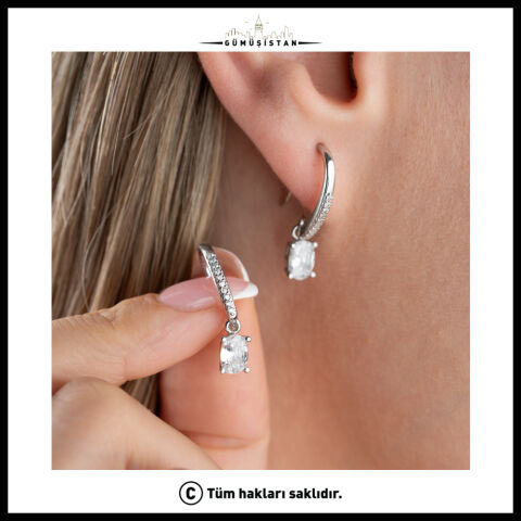 Oval Zirkon Taşlı 925 Ayar Gümüş Sallantılı Küpe