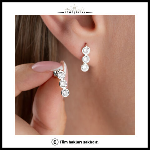Üç Taşlı Zirkon 925 Ayar Gümüş Minimal Küpe